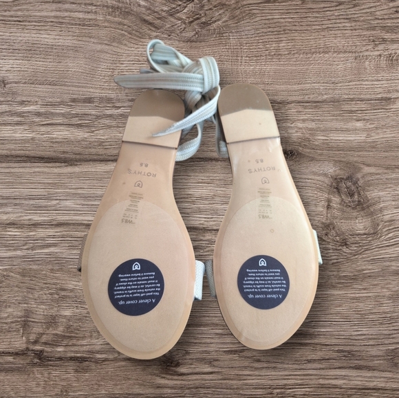 New Rothy’s wrap sandal in sandcastle - Picture 4 of 4